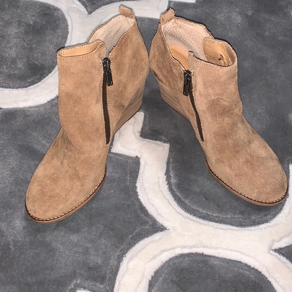 Lucky brand suede booties - Picture 2 of 5